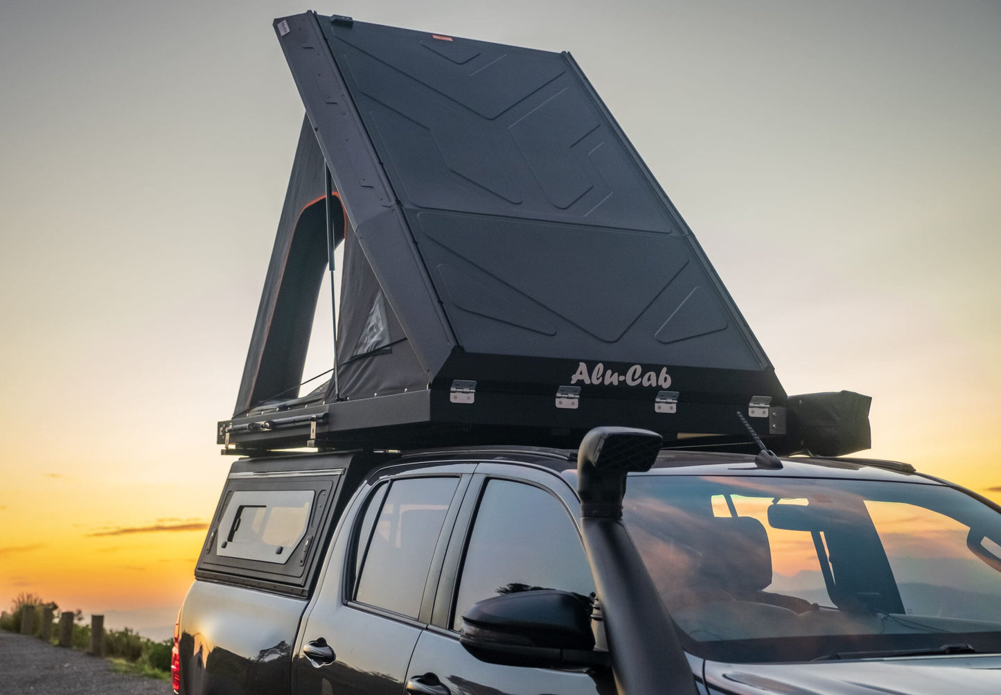 Alu-Cab Gen 3-R Ultimate Expedition Hard Shell Rooftop Tent