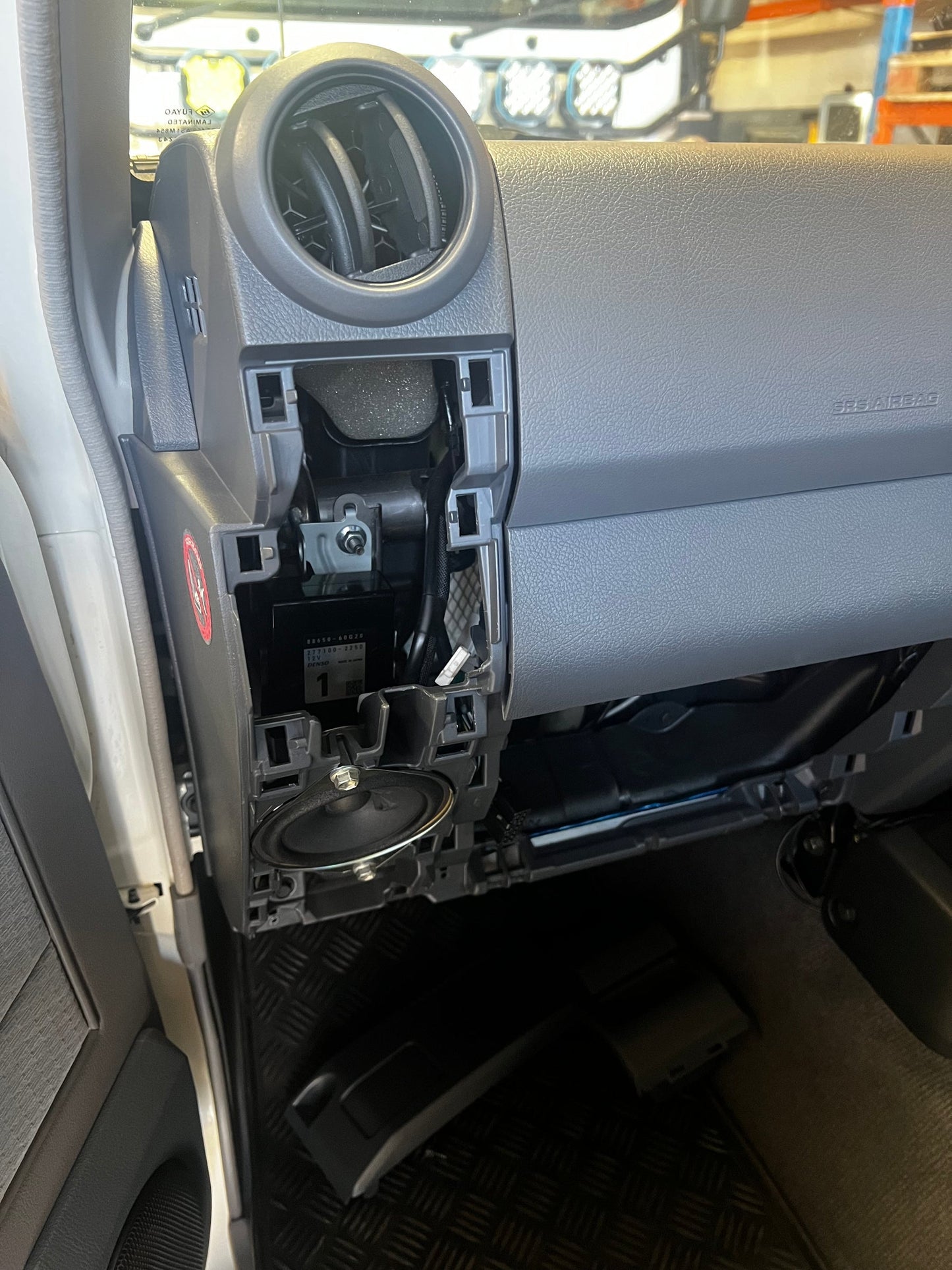 Freezebrain Landcruiser Freezebrain VDJ 70 Series (Not the 4cyl) AC Amplifier 88650-60G20 upgraded replacement