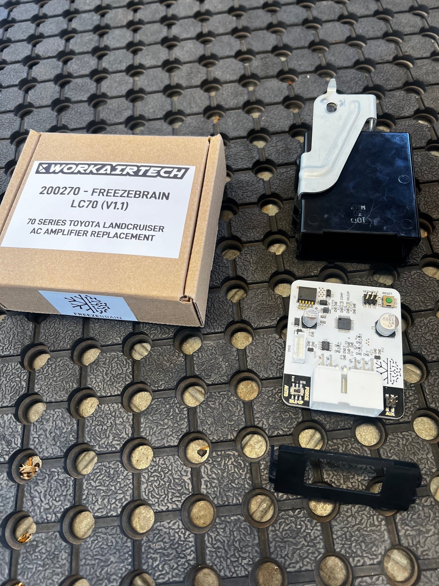Freezebrain Landcruiser Freezebrain VDJ 70 Series (Not the 4cyl) AC Amplifier 88650-60G20 upgraded replacement
