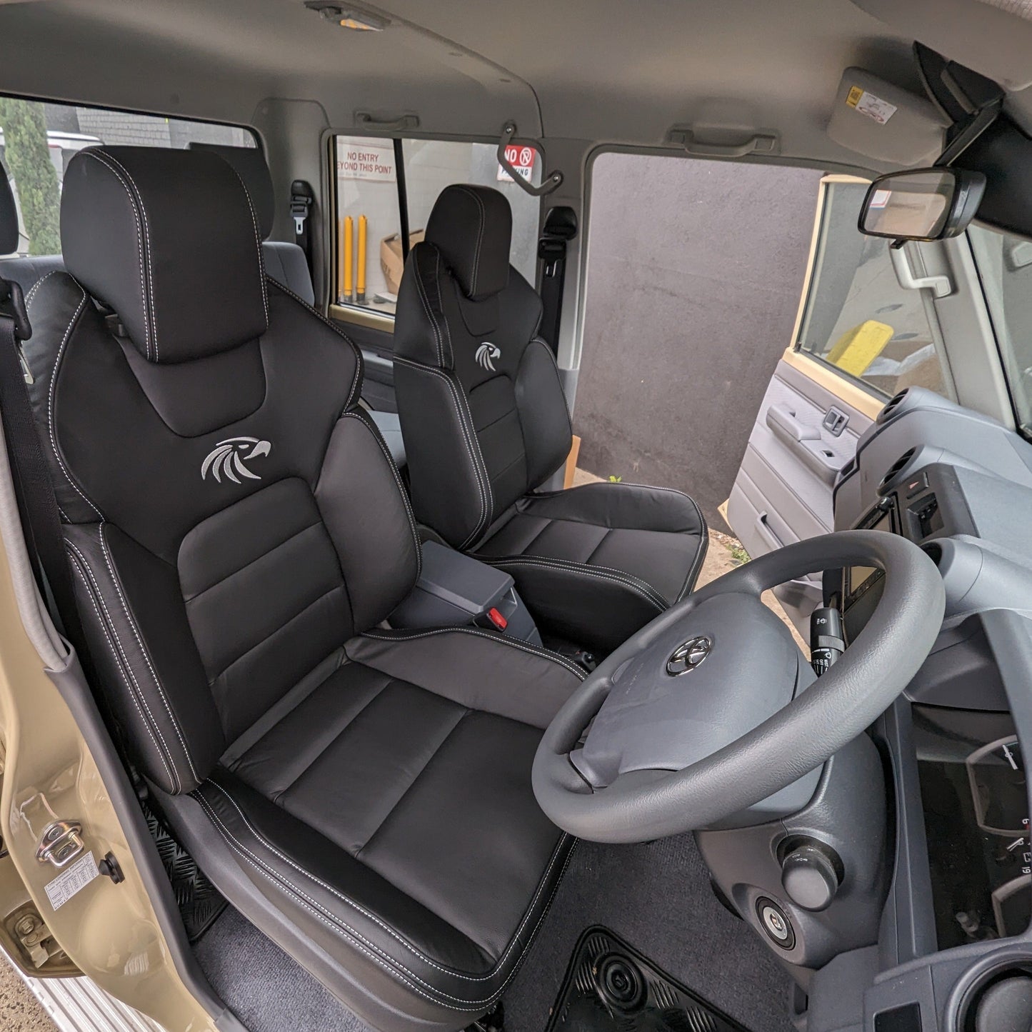 Huracan Fabrication Huracan Fabrication Premium Touring Seats Black Leather (Sold as a Pair)