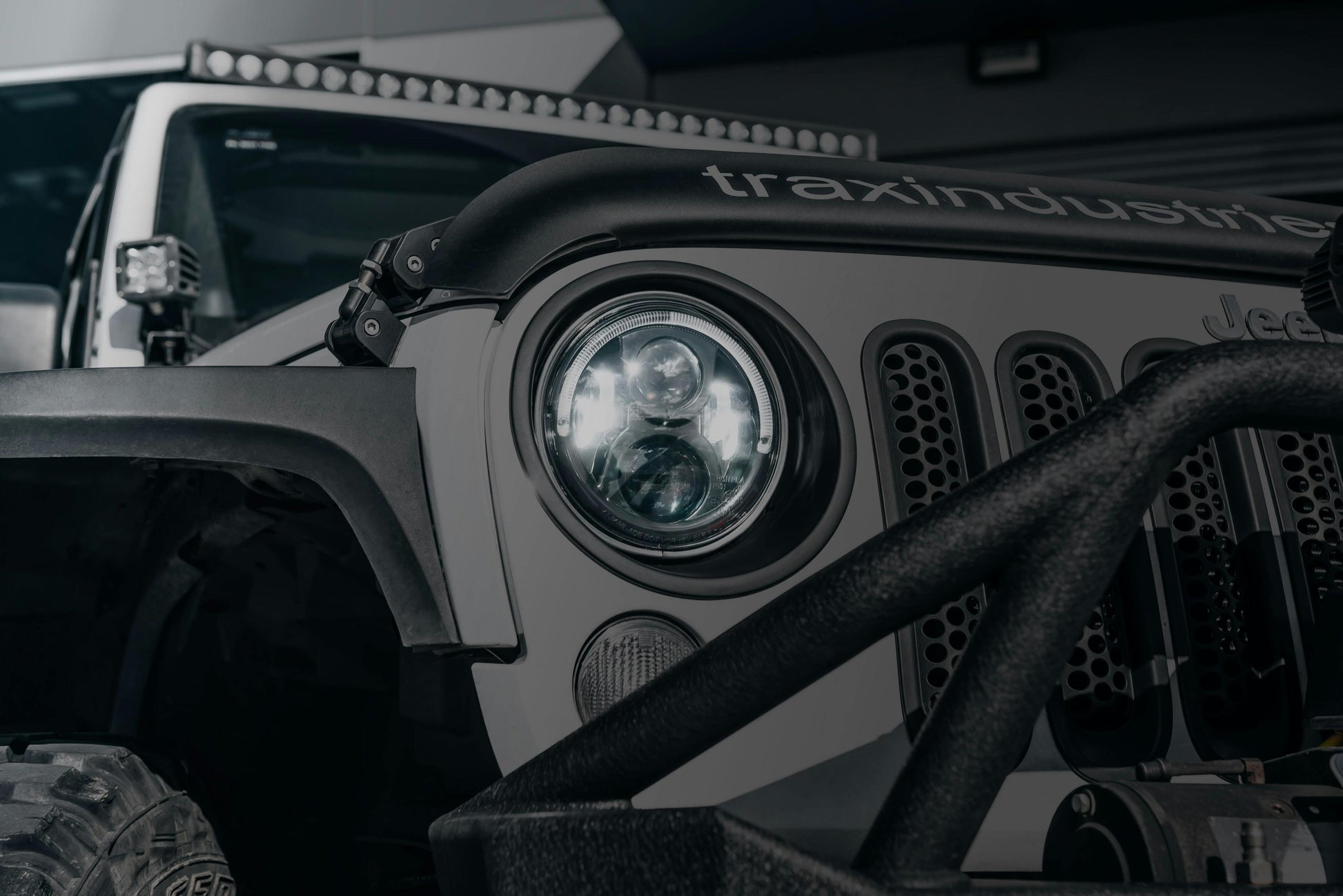 Carbon 7 Inch LED Headlight - Black (5700k)