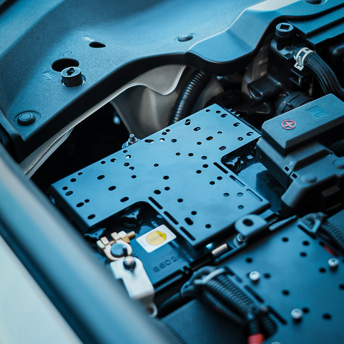 Electrical Accessory Bracket – Universal Fitment/ Toyota Prado 150 series – OEM Battery