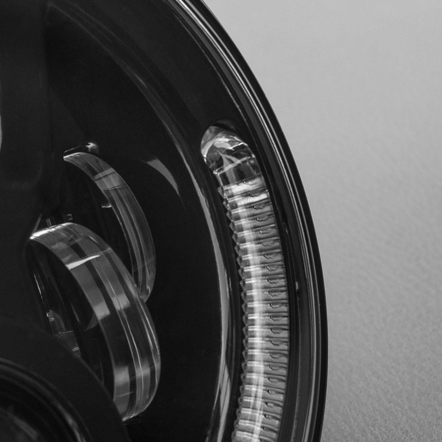 Carbon 7 Inch LED Headlight - Black (5700k) - View 5