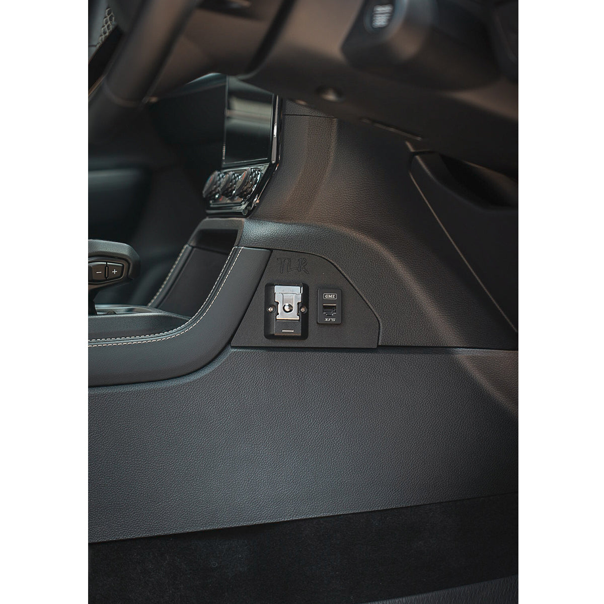 UHF Microphone Mount – Ford Ranger / Everest / Ranger Raptor / Ranger SuperDuty – Centre console Right Hand Side