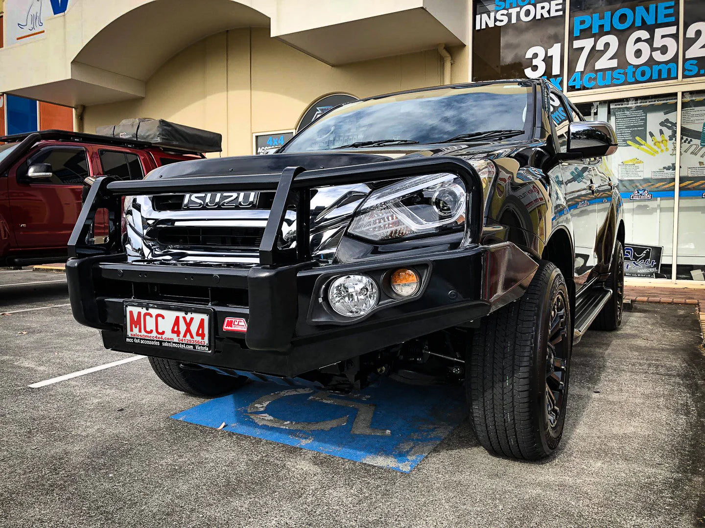 MCC Dmax facelift 2017-2020 707-02 Falcon Bull Bar Black A-Frame Package (LED Foglight)