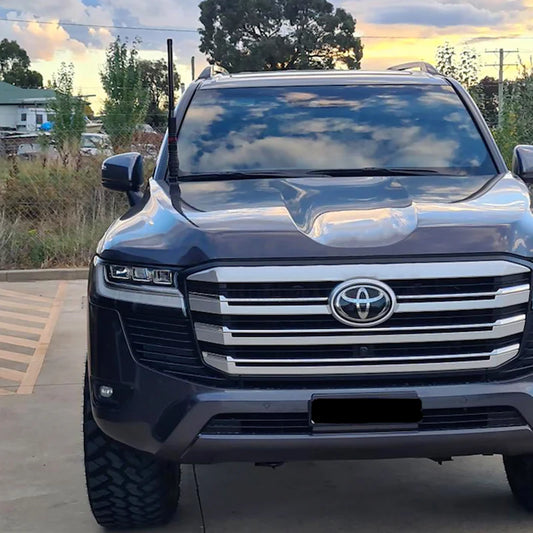 LC300 UHF Bonnet Mount
