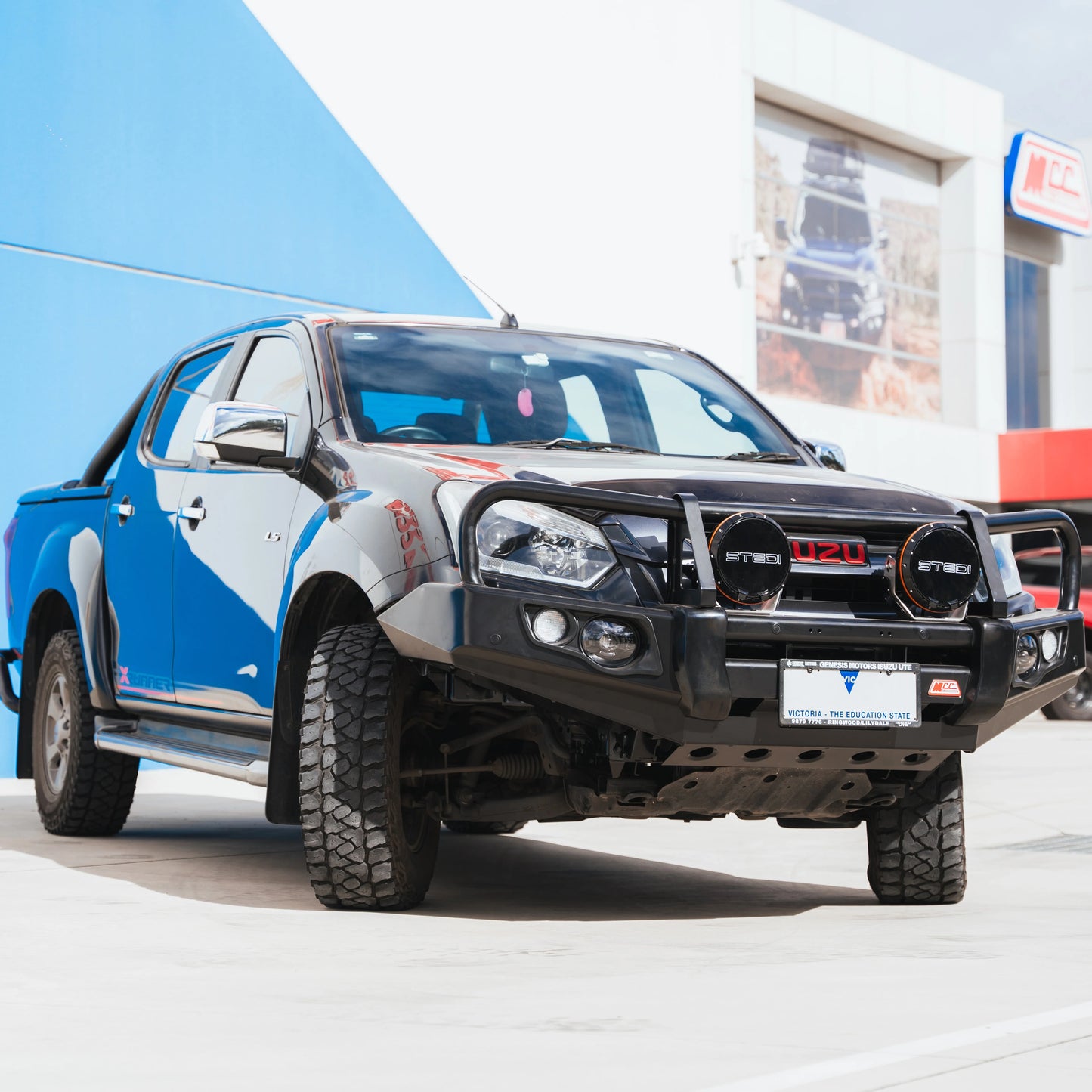 MCC Dmax facelift 2017-2020 707-02 Falcon Bull Bar Black A-Frame Package (LED Foglight)