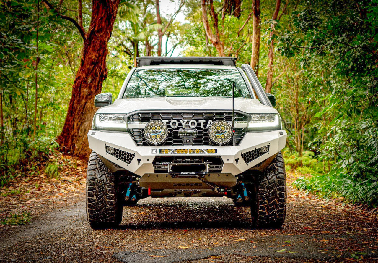 Predator Bull bar, Suitable for Toyota Land Cruiser 300 Series, 2021 on