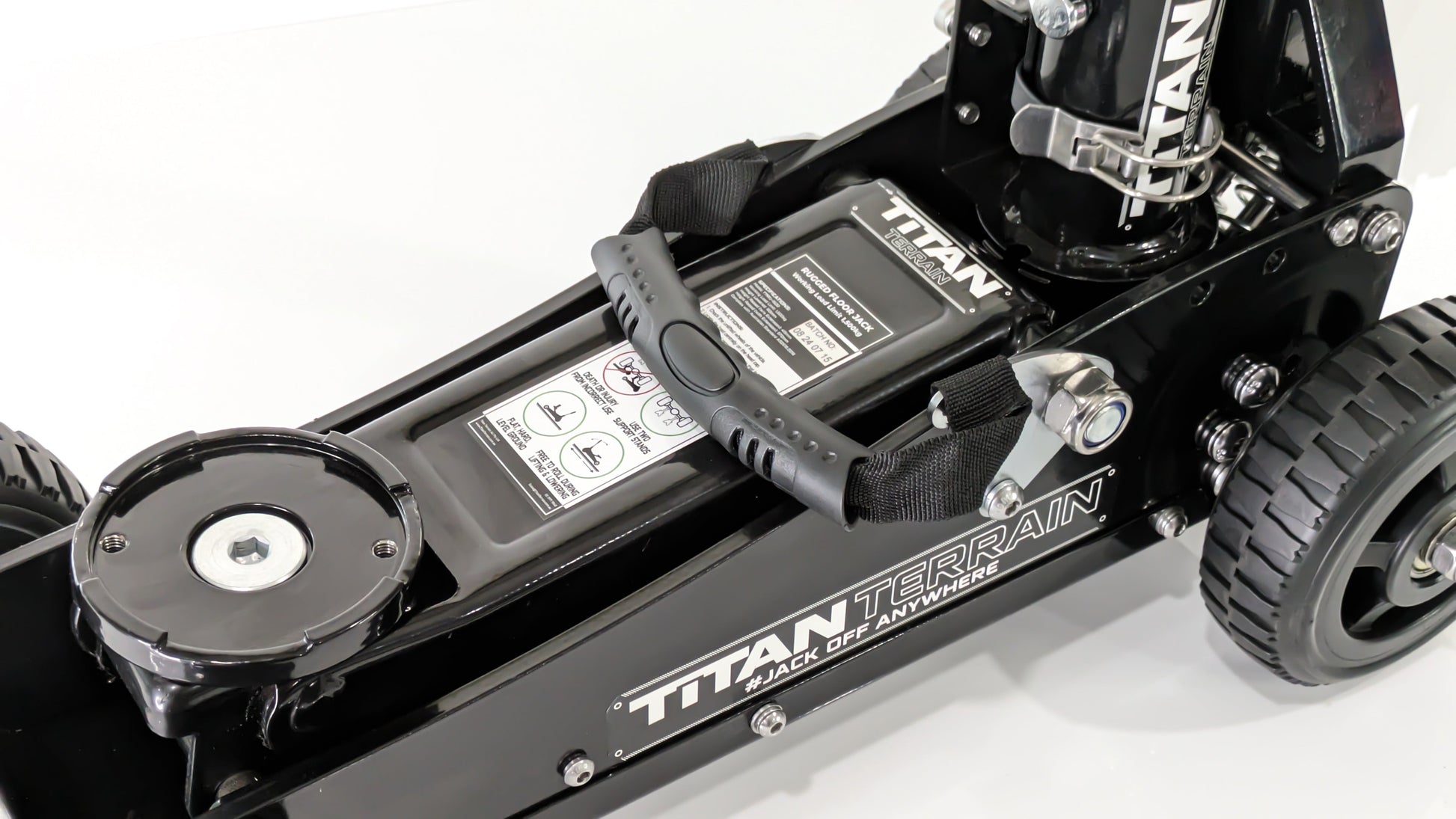 close-up centre shot of titan terrain rugged floor jack