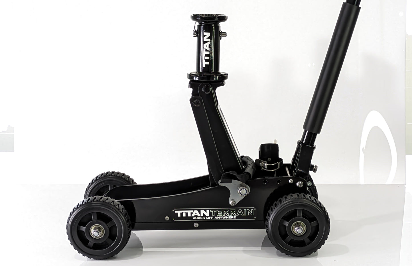 Angle view of titan terrain rugged floor jack at max extension