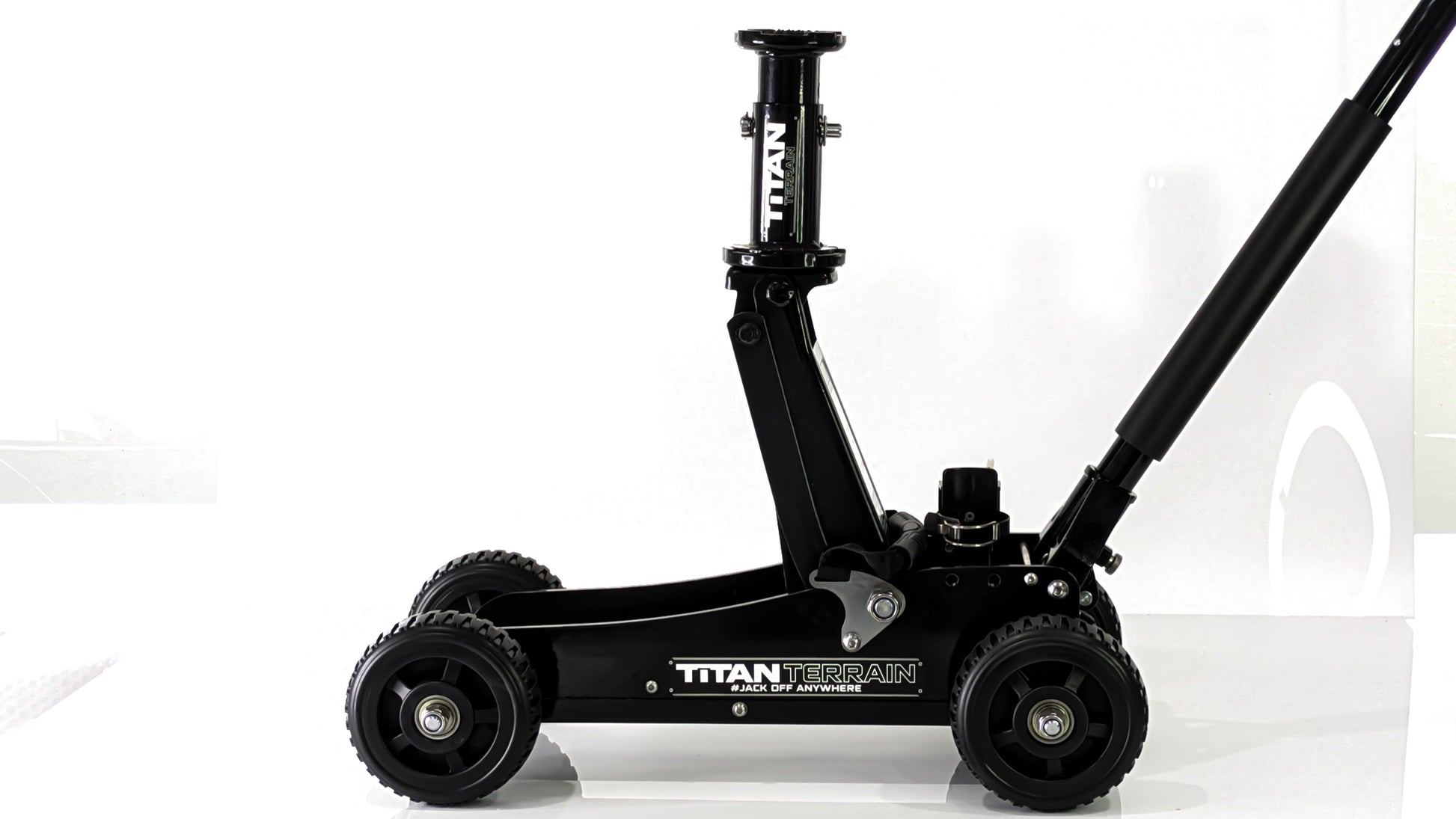 Angle view of titan terrain rugged floor jack at max extension