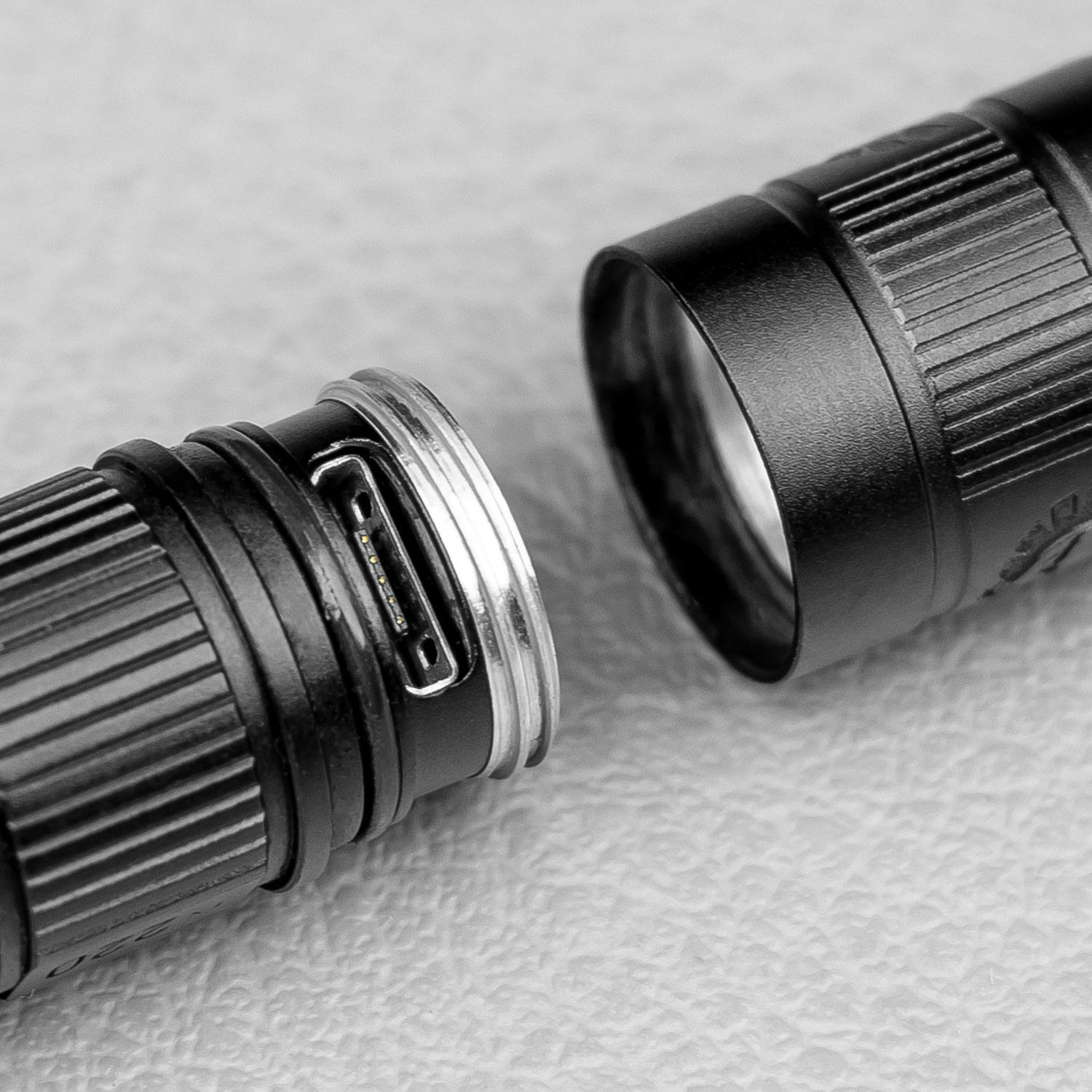 FX220 LED Torch - View 3