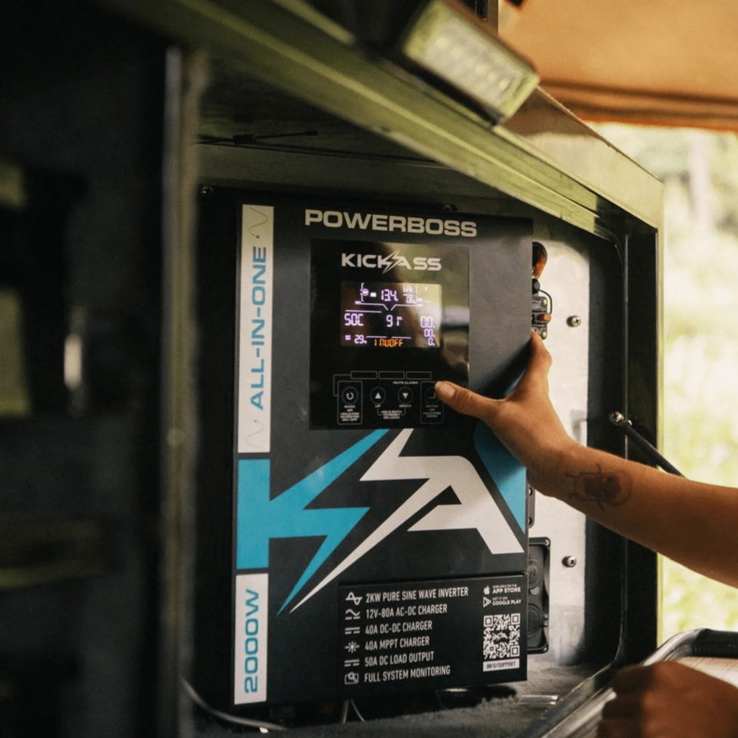KickAss ProductsKickAss PowerBoss 2000W All - in - One Power System with Bluetooth and Plug & Play KitKAPBBTCONN