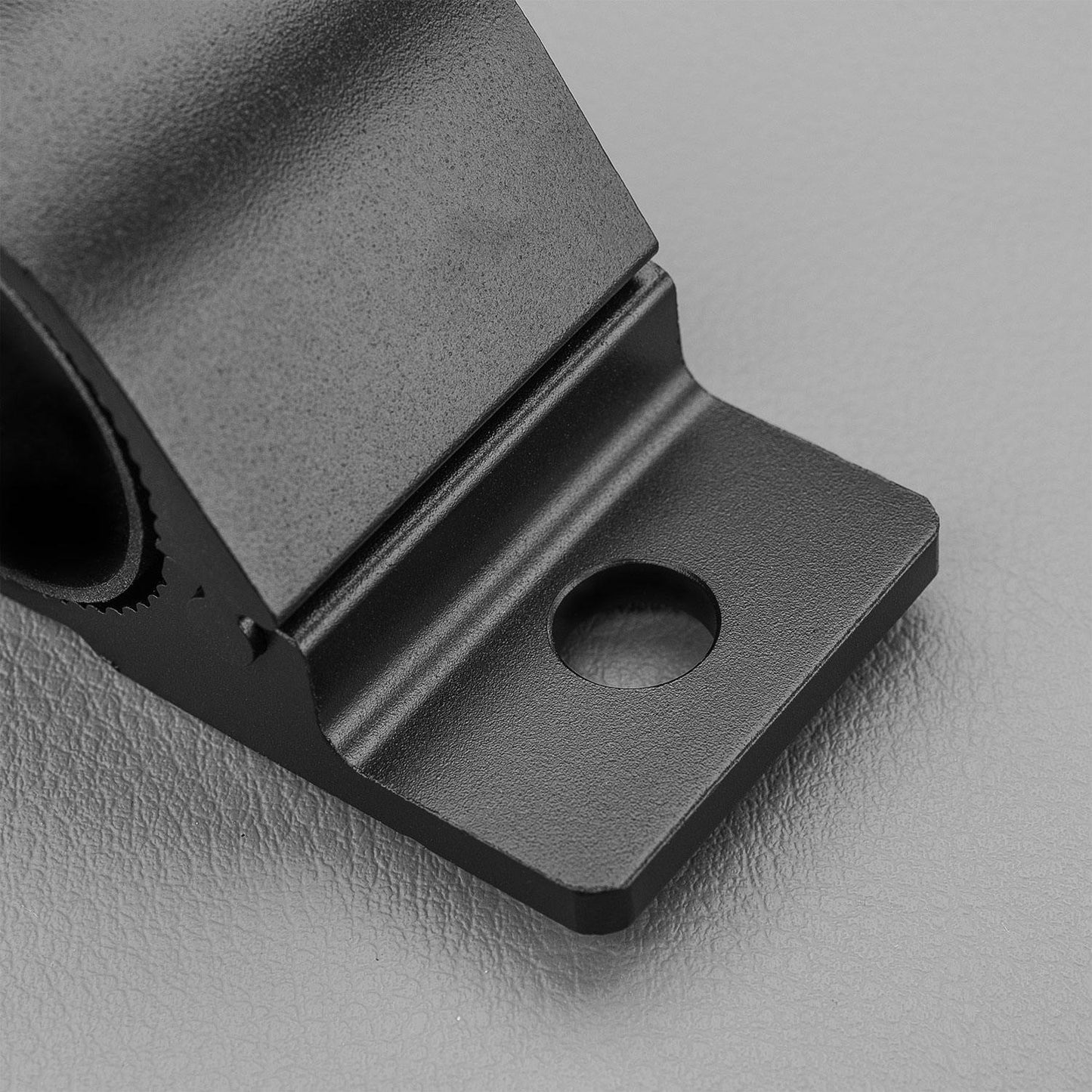 Stedi 76mm - 81mm Bull Bar Tube Mounting Brackets| Black