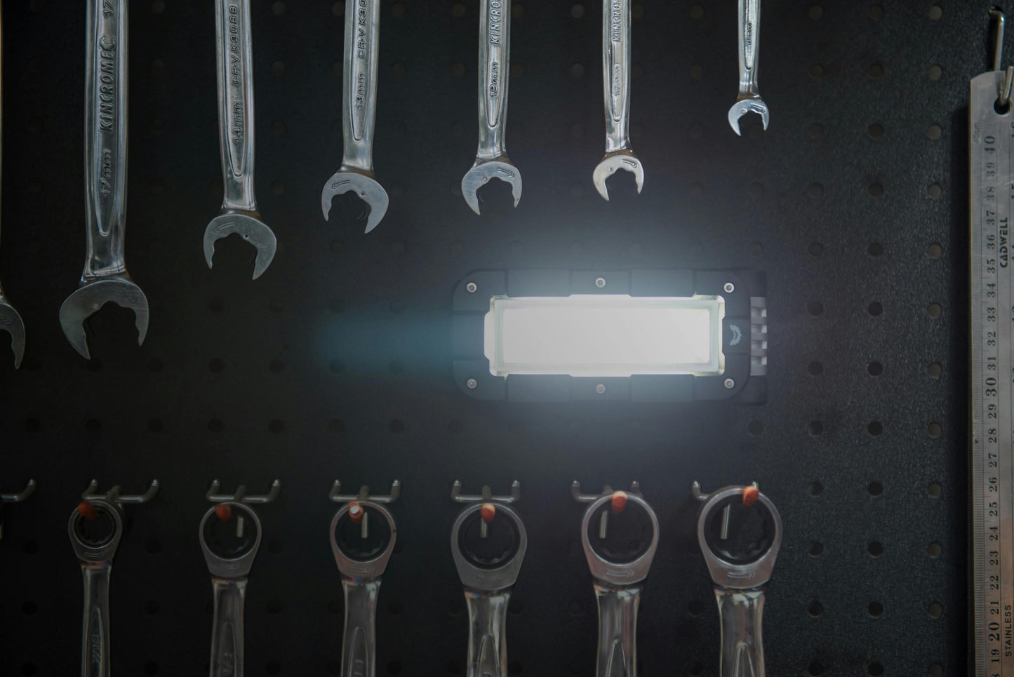 T1000 LED Task & Camp Light - View 6