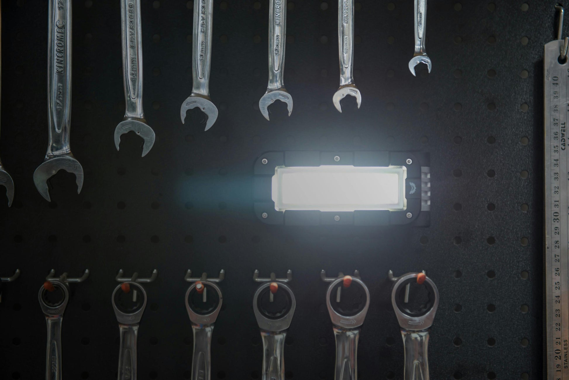 T1000 LED Task & Camp Light - View 6
