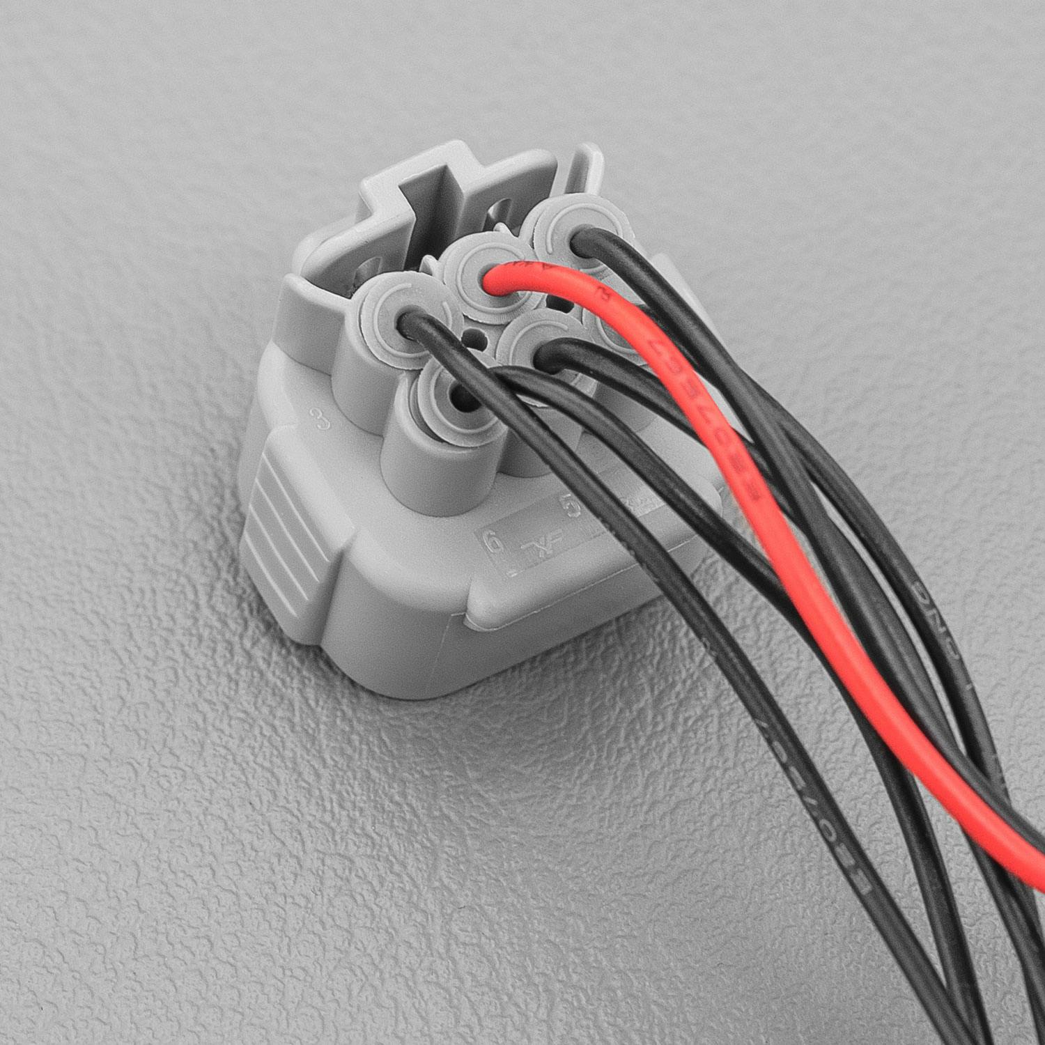 Isuzu D-Max (Pre AUG-2020) / MU-X (Pre Jul-2021) (LED models) Piggy Back Adaptor - View 2